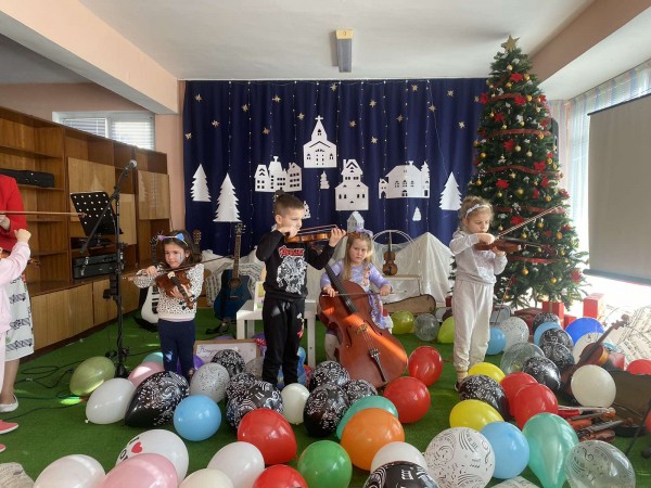 Четири “Концерти за малчугани и великани“ се проведоха преди Коледа в Казанлък