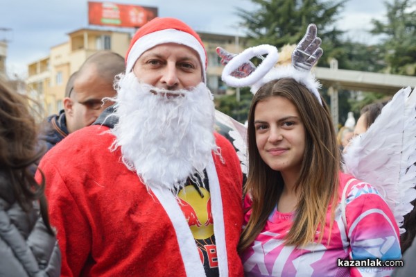 1000 деца зарадва тазгодишното издание на инициативата „Мото Коледа“