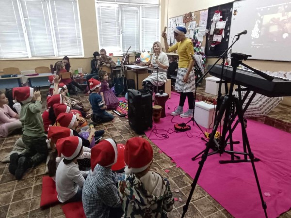 Четири “Концерти за малчугани и великани“ се проведоха преди Коледа в Казанлък