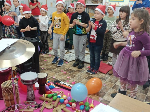 Четири “Концерти за малчугани и великани“ се проведоха преди Коледа в Казанлък