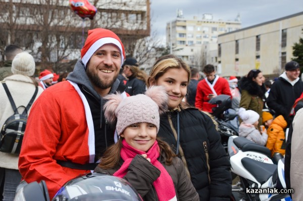 1000 деца зарадва тазгодишното издание на инициативата „Мото Коледа“