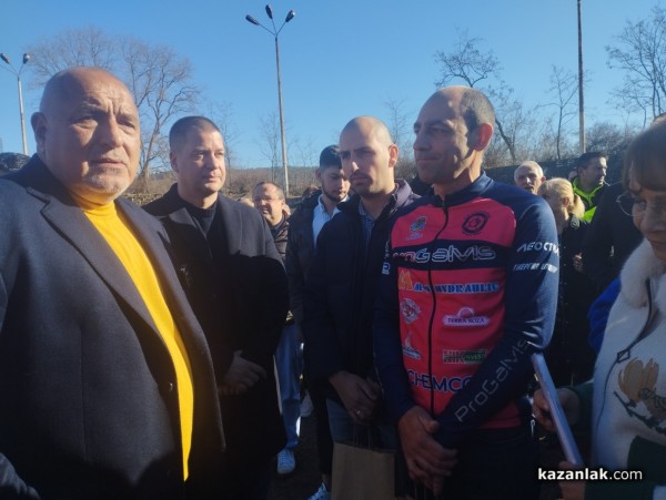 Бойко Борисов: “След година и половина Казанлък ще може да ползва новата си спортна зала.“