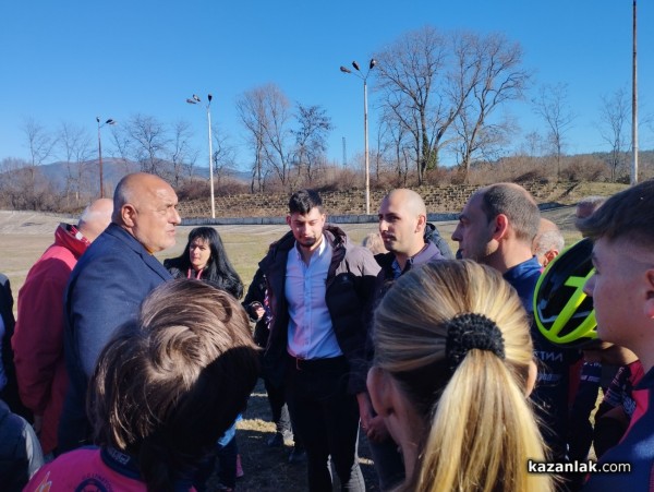 Бойко Борисов: “След година и половина Казанлък ще може да ползва новата си спортна зала.“