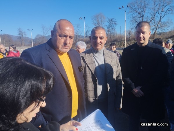 Бойко Борисов: “След година и половина Казанлък ще може да ползва новата си спортна зала.“