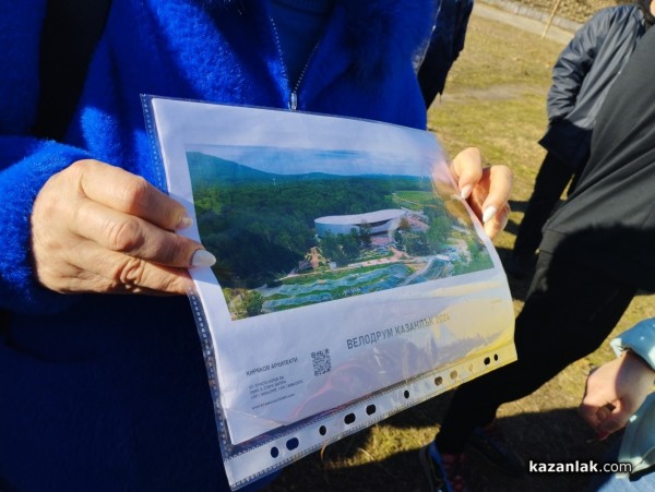 Бойко Борисов: “След година и половина Казанлък ще може да ползва новата си спортна зала.“