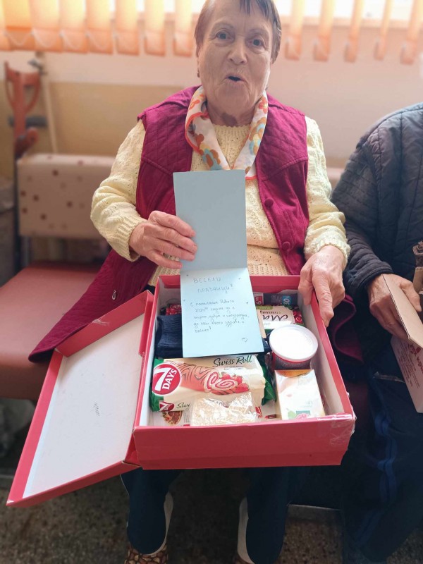 Казанлък се обедини в инициативите „Помощник на Дядо Коледа” и „Кутия пълна с щастие”