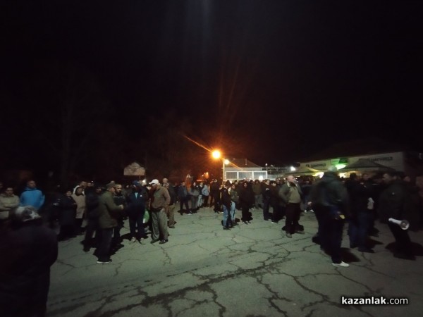 Жители на Кънчево излязоха на протест срещу инвестиционно намерение на частна фирма за изграждане на фотоволтаичен парк