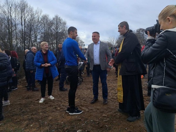 Ученик спаси кръста в Павел баня 