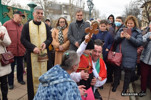 Христо Христов хвана кръста в Казанлък 