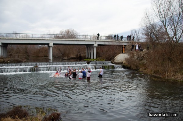 Живко Павлов спаси Богоявленския кръст в с. Розово 
