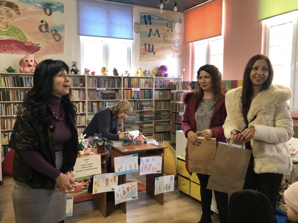 Първокласниците от ОУ “Свети Паисий Хилендарски“ гостуваха в библиотека “Искра“