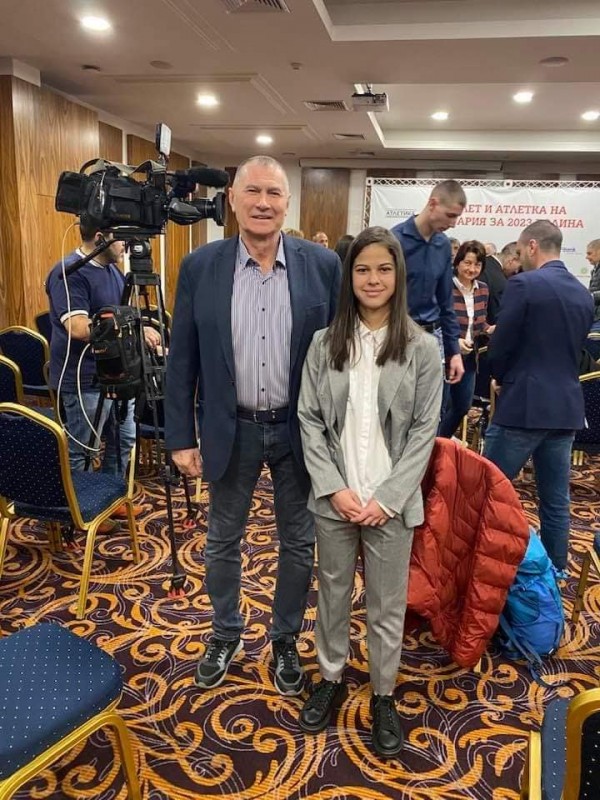 Наградиха Мария Караиванова на годишните награди за лека атлетика