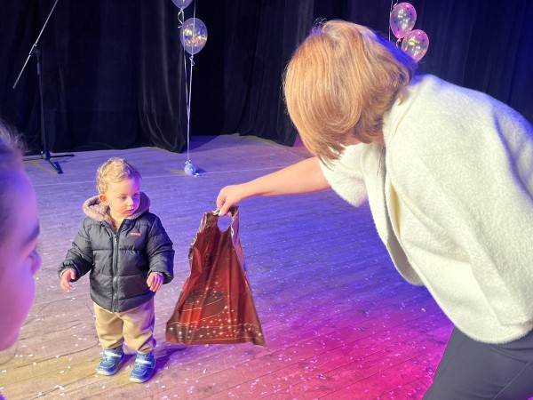 Община Казанлък подари празник за децата на своите служители