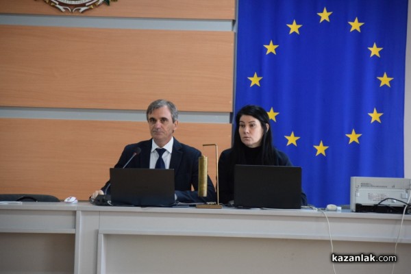 Общински съвет – Казанлък на извънредно заседание днес