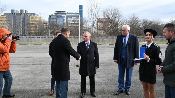 Центърът за специализация и професионална подготовка в Казанлък получи нов учебен полицейски автомобил