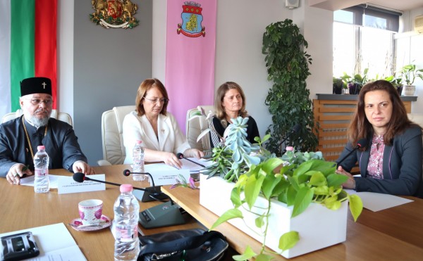 На 3-ти март - промени в движението на автомобилите и безплатни автобуси 