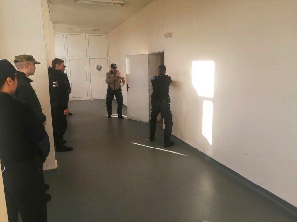 Стажанти от ЦСПП – Казанлък участваха в практическо занятие, свързано с тактически действия по осъществяване на полицейски правомощия