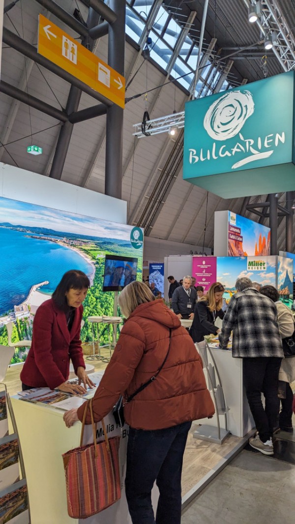 Министерство на туризма представи България на две международни туристически изложения