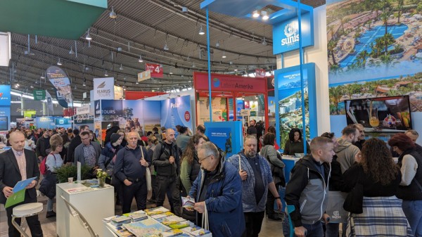 Министерство на туризма представи България на две международни туристически изложения