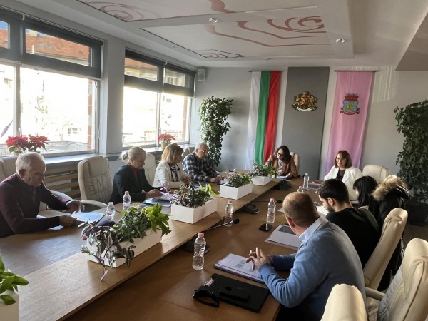 Заседава комисията за проект “Общинска многофункционална спортна зала с колоездачна писта”