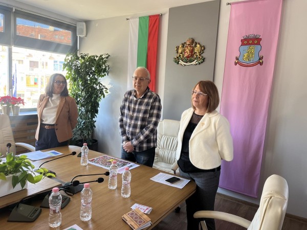 Галина Стоянова: “Да търсим баланса между желанията на инвеститорите и облика на Казанлък“