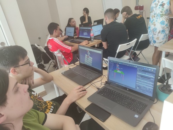 Записваме за курс „Програмист“ с двуседмично обучение в Португалия