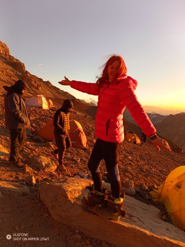 Алпинистката Мая Иванова беше част от българската екпедиция, отправила се към континенталния първенец Аконкагуа в Андите 