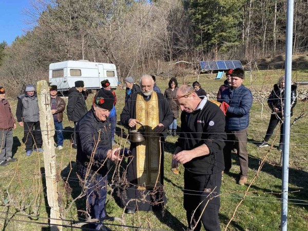 Населените места в казанлъшко спазиха традицията и отбелязаха подобаващо празника “Трифон Зарезан“