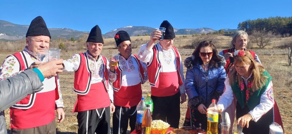 Населените места в казанлъшко спазиха традицията и отбелязаха подобаващо празника “Трифон Зарезан“