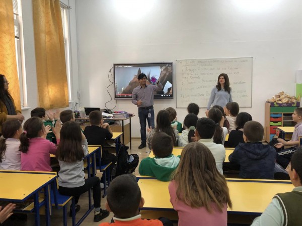 Индийският учител Макс Рай представи вълшебството на „оригами“ в ОУ „Св. Паисий Хилендарски“ гр.Казанлък 