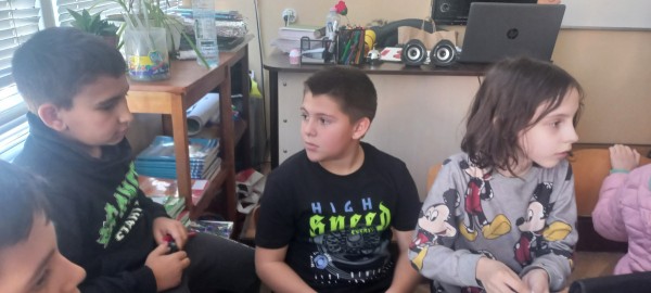 Ученици от ОУ “Н. Вапцаров“ се включиха в кампанията против насилието над деца