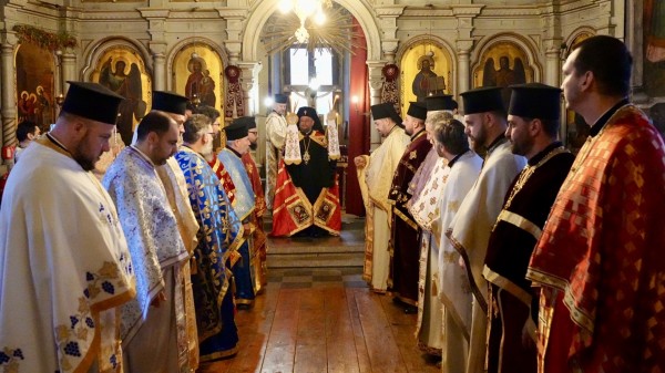 На Сретение Господне митрополит Киприан служи в казанлъшкия манастир “Въведение Богородично”