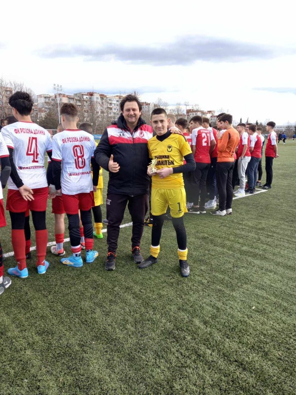 С купа и две индивидуални награди се връщат от турнир в Пловдив децата на “Розова долина“