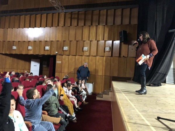 Виолета Христова представи своите детски книги пред ученици от ОУ „Св. Паисий Хилендарски“