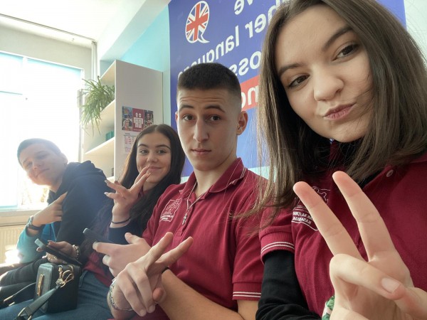 Хаджиеновци гостуваха в Държавна финансово-стопанска гимназия „Интелект“ гр. Плевен