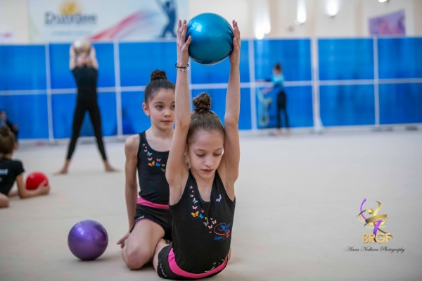 Сред силна конкуренция казанлъшките гимнастички се качват към върха