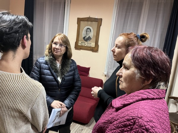 Срещата на кмета на община Казанлък, Галина Стоянова, в с.Бузовград премина при пълна зала и много активно участие в диалога от страна на присъстващите