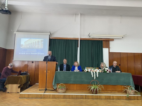 Историкът и археолог Николай Овчаров стана “Почетен професор” на Стопанската академия в  Свищов