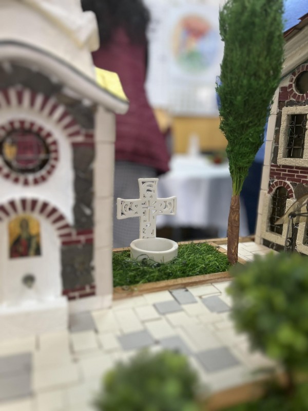 Потребителите от „Работилница за мечти“ и трудотерапевта Марин Петков изработиха мащабен макет на Куленската църква