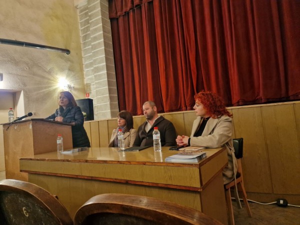 Сътрудничество и диалог. Кметът Галина Стоянова ще работи заедно с хората