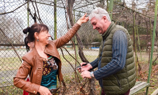 Празници на любовта и виното: 555 валентинки си размениха в ПГЛПТ