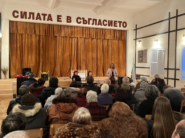 Жителите на с.Голямо Дряново посрещнаха кмета на община Казанлък с благодарност за инициираната среща