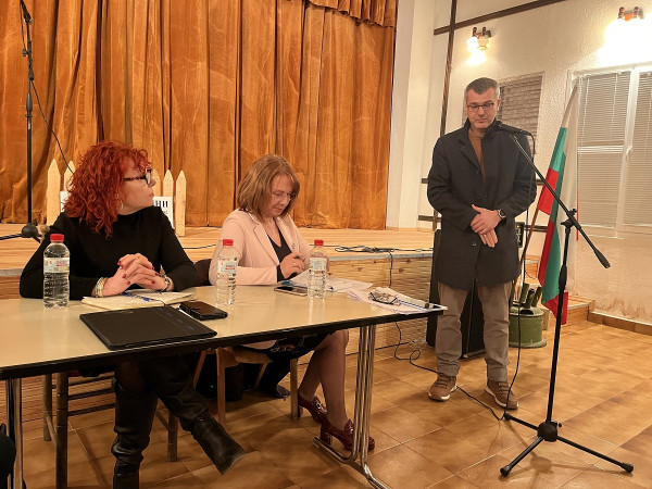 Жителите на с.Голямо Дряново посрещнаха кмета на община Казанлък с благодарност за инициираната среща