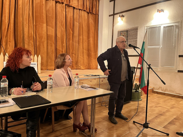Жителите на с.Голямо Дряново посрещнаха кмета на община Казанлък с благодарност за инициираната среща
