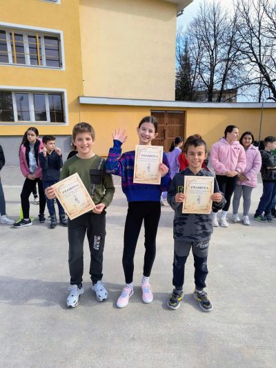 С редица инициативи учениците от ОУ “Георги Кирков“ отдадоха почит към Апостола на свободата