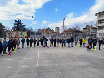 С редица инициативи учениците от ОУ “Георги Кирков“ отдадоха почит към Апостола на свободата