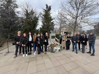 Ученици изработиха малки книги за Левски