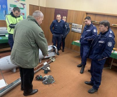 10 служители на МВР завършиха курс за професионална специализация „Младши полицейски инспектор (КОС)“ в Казанлък 