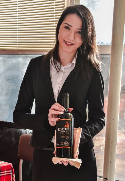 ПГЛПТ излъчи своя представител за Регионалното състезание „Най-добър млад сервитьор“