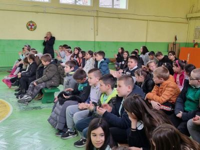 Възпитаниците на ОУ “Св. Паисий Хилендарски“ с блестящото представяне в училищния кръг на състезанието “Spelling Bee 2024“